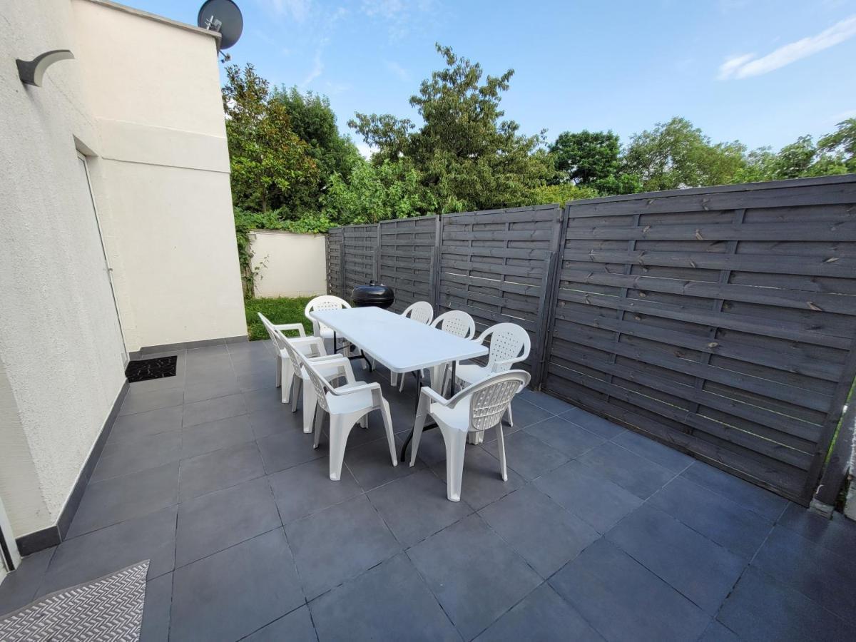 Apartment Spacious 2-bedroom Apartment: Paris Area With Parking & Terrace Villepinte (Seine-Saint-Denis)