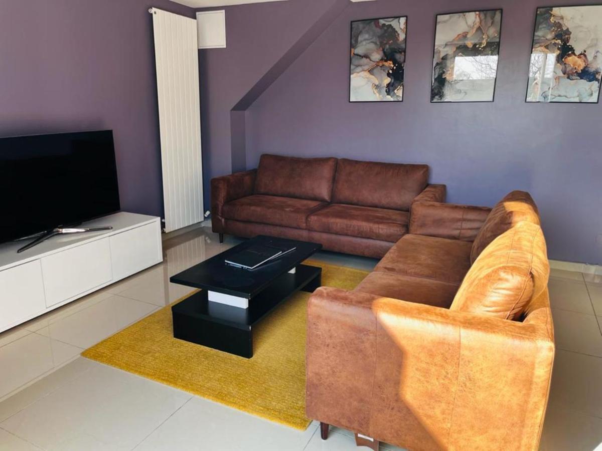 Spacious 2-bedroom Apartment: Paris Area With Parking & Terrace