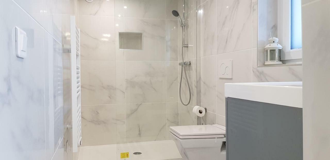 Apartment 100m2 2 8 Personnes - Grand Parking Et Terrasse Privee - Proche Cdg-parc Expositions-paris-asterix-disney *